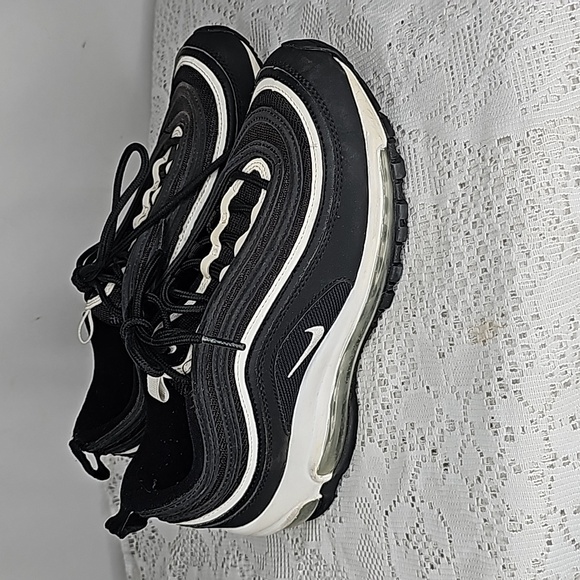 air max 97 laced up